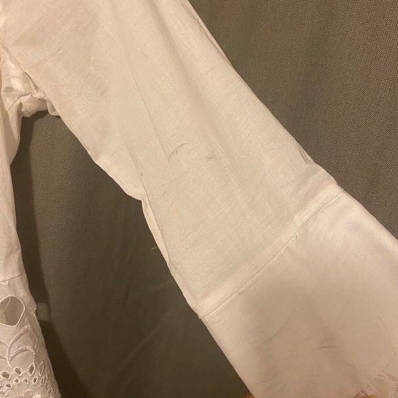 White blouse - Picture 2 of 2